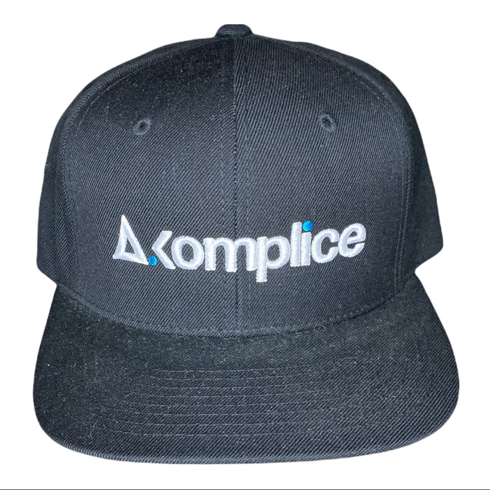 akomplice snapback hat